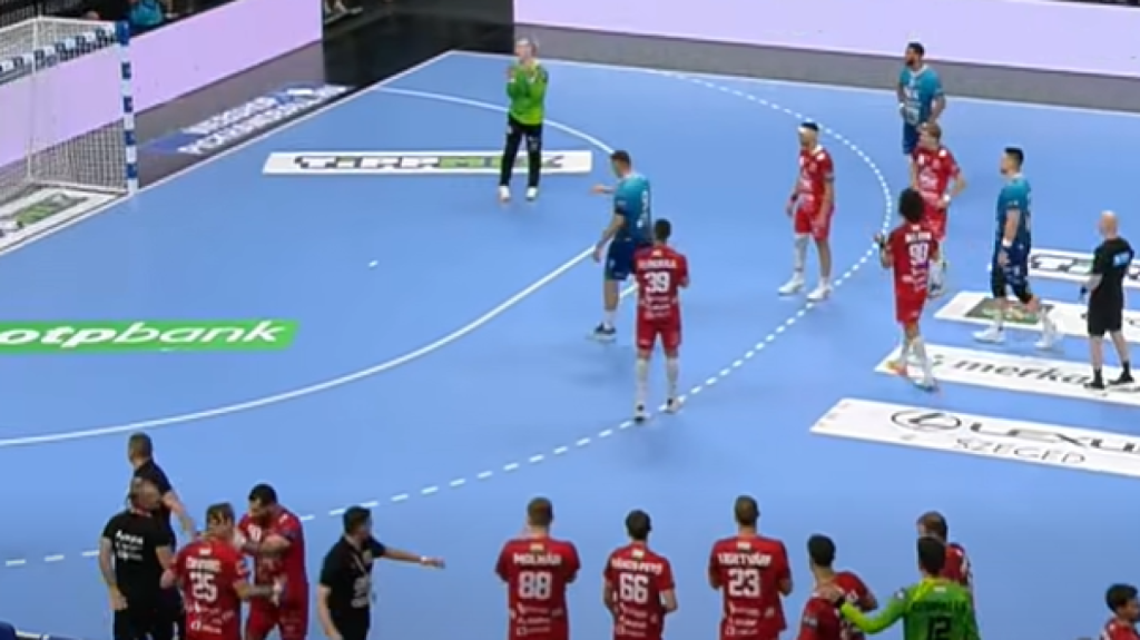Sportszerű gesztus: a veszprémiek engedték, hogy Bodó Richárd góllal búcsúzzon Szegedtől