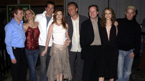 A Buffy, a vámpírok réme színészei, a kép közepén Anthony Head