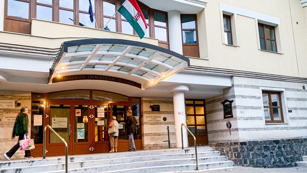 Összeomlott a klíma: Felfüggesztették a műtéteket az Országos Onkológiai Intézet egyik épületében