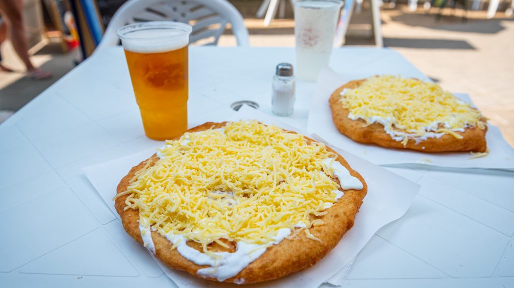 Lecsó, lángos, kisfröccs – ebből a kvízből kiderül, mennyire ismered a magyar gasztronómia nyári slágereit
