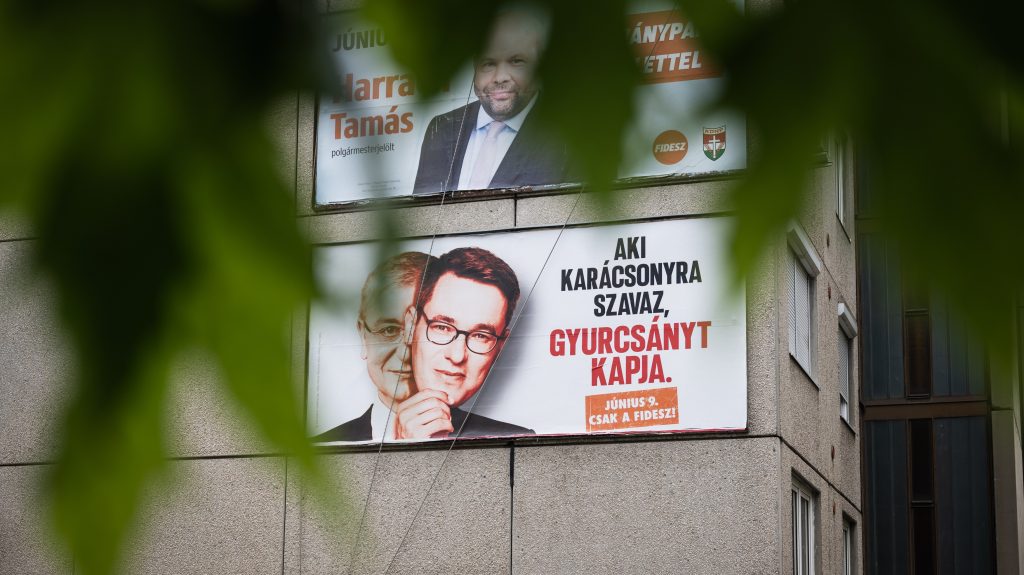 G7: A NER-közeli cégek járhatnak jól az óriásplakátok budapesti betiltásával