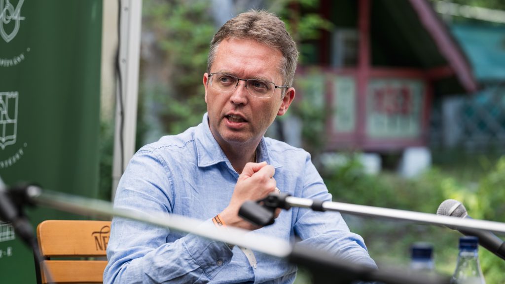 A választások előtt kötött 10 milliárd forintos digitális ok