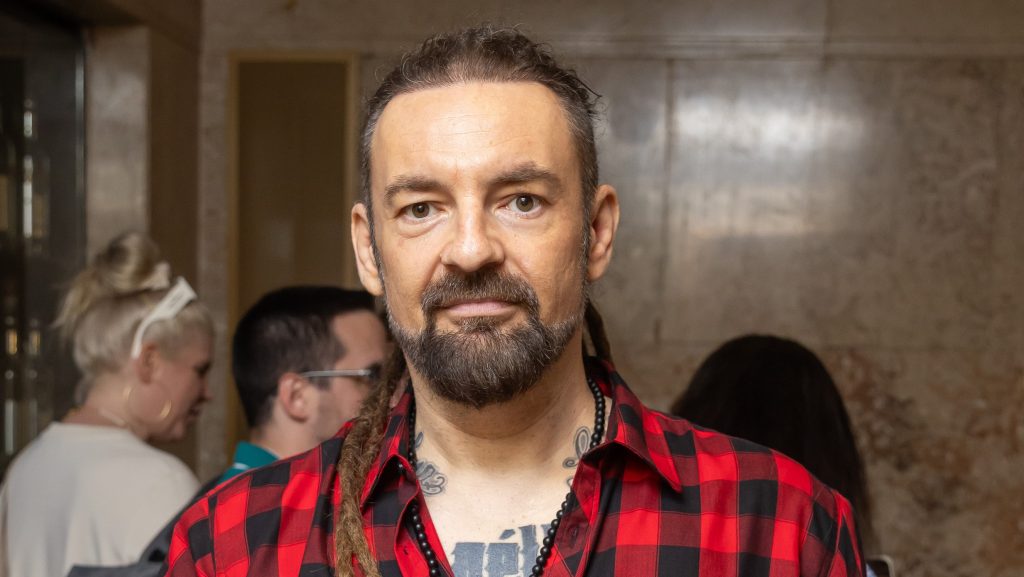 Sidi: Volt még egy kis félretett pénzem, de lassan