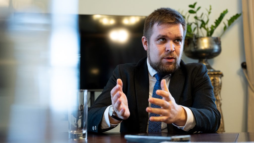 Nyomozás indult a győri önkormányzati médiacég szerződései miatt