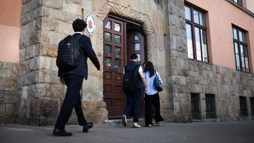 Júliustól sokaknál leapadhat a családi kassza, ha a gyerekük