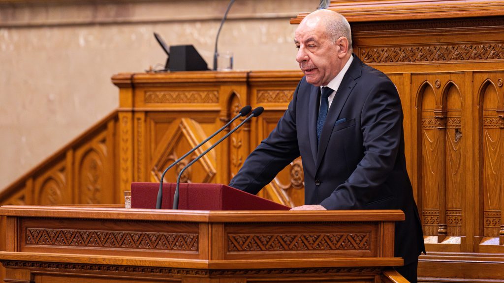 Bárándy: Az új kormánynak nem csak joga, hanem kötelessége Sulyokék leváltása