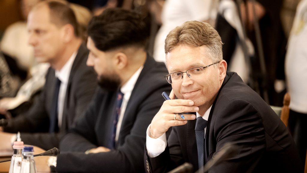 Új dimenziók az NKA-botrányban: csak az Alföldön 900 milliót kaptak a fideszes szervezetek Hankóéktól