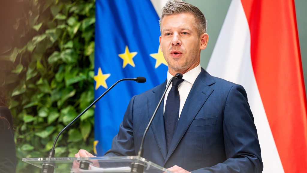 Benyújtották az uniós milliárdok hazahozatalát garantáló korrupcióellenes jogszabálycsomagot