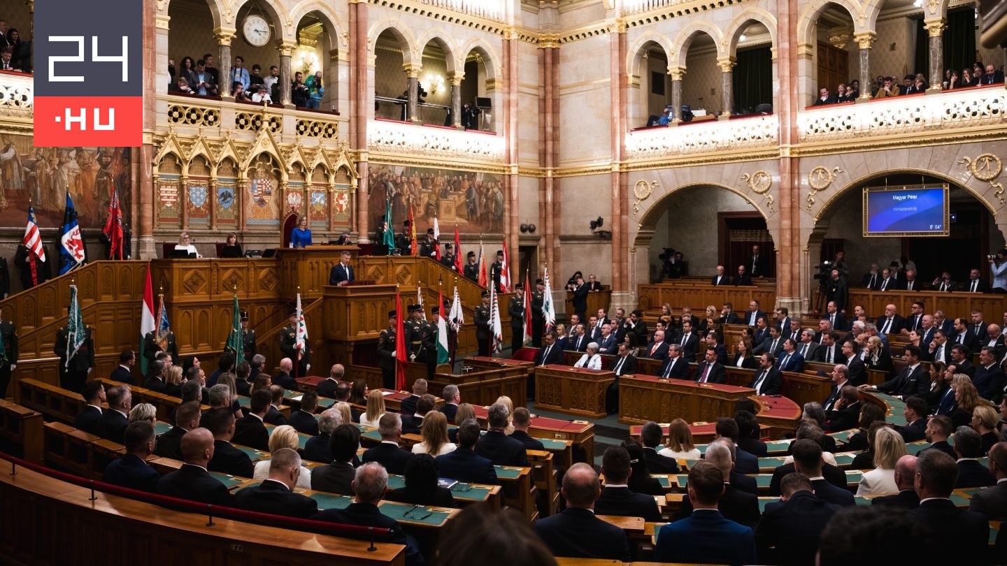 Ma dönthet az Országgyűlés a képviselők bérének csökkentéséről.
