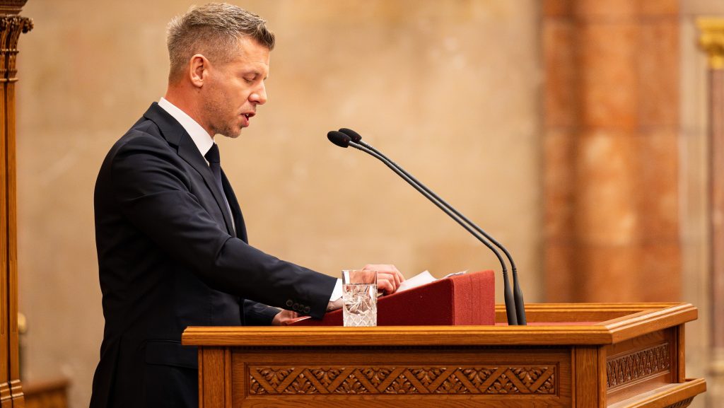 Magyar Péter: Őszinte részvétemet fejezem ki az M1-esen történt balesetben elhunyt nyolc külföldi állampolgár családjának