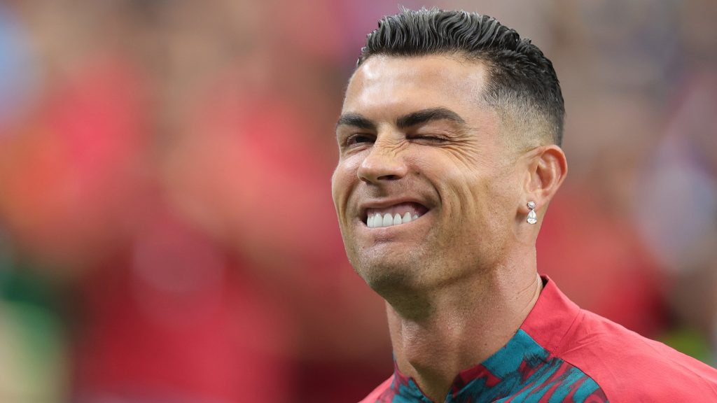 „Hálából van a pályán, nem azért, ahogyan játszik” – a Ronaldo-problémát se lenyelni, se kiköpni nem tudja Portugália