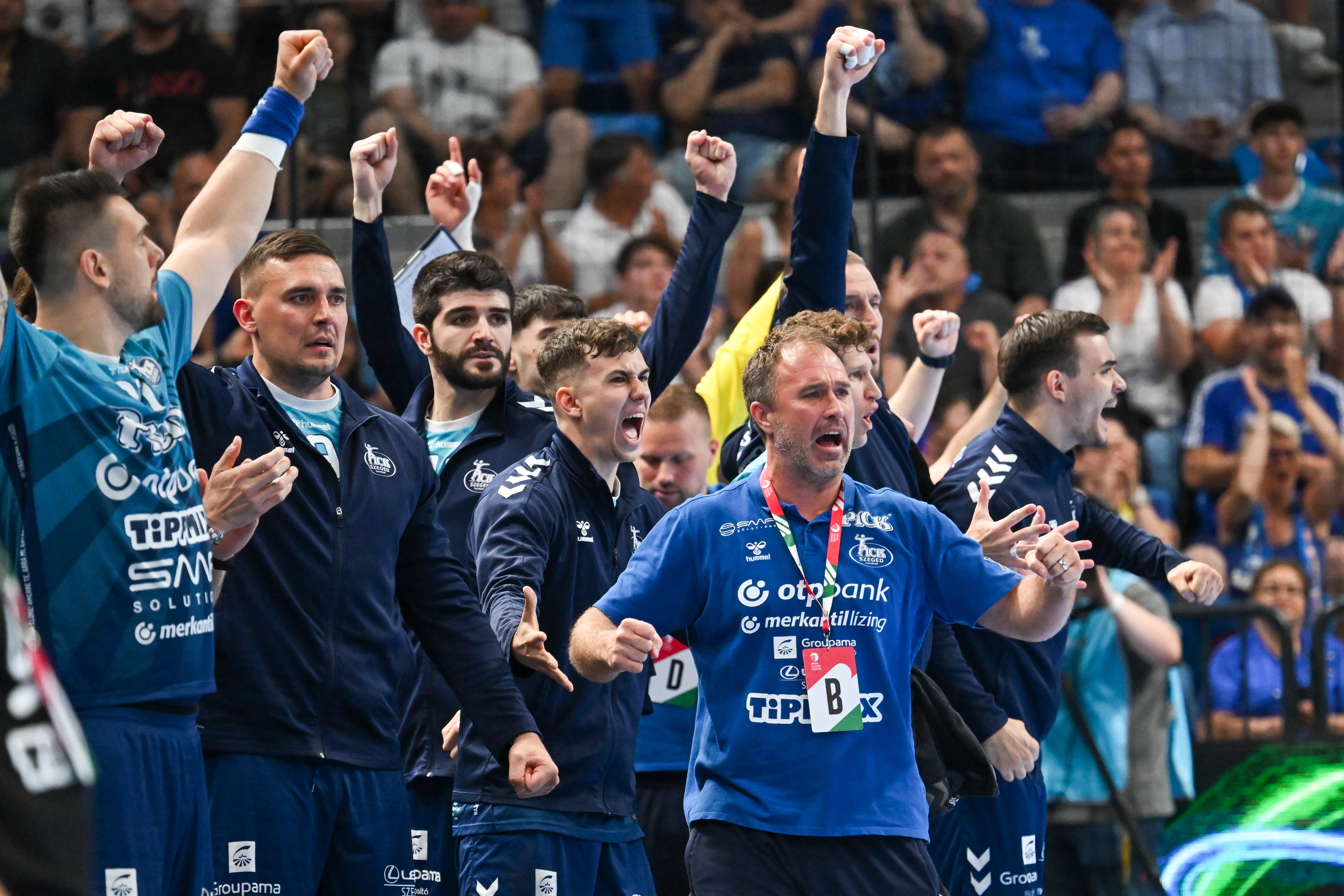 Szeged, 2026. június 2. Michael Apelgren, a Szeged vezetõedzõje (k) a férfi kézilabda NB I döntõjében játszott OTP Bank-Pick Szeged - One Veszprém HC második mérkõzésen a szegedi Pick Arénában 2026. június 2-án.