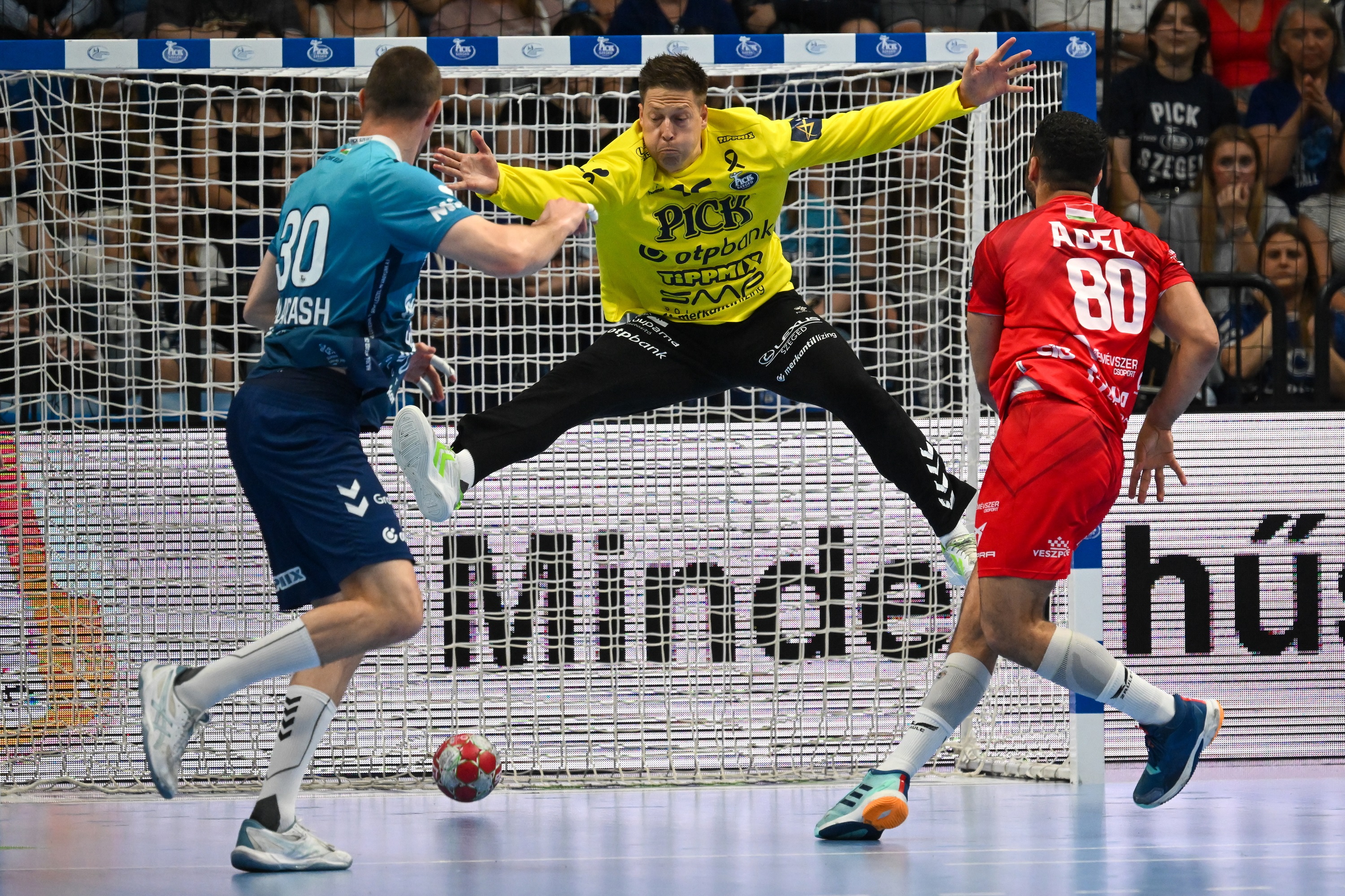 Szeged, 2026. június 2. Mikler Roland (k), a Szeged kapusa a férfi kézilabda NB I döntőjében játszott OTP Bank-Pick Szeged - One Veszprém HC második mérkőzésen a szegedi Pick Arénában 2026. június 2-án.