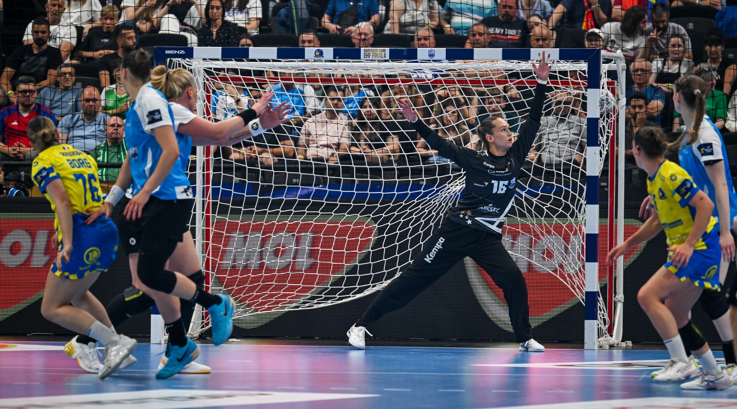 Evelina Eriksson, a CSM Bucuresti kapusa.