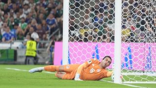 Dahmen gólvonalas mentése Tunézia és Japán mérkőzésén.