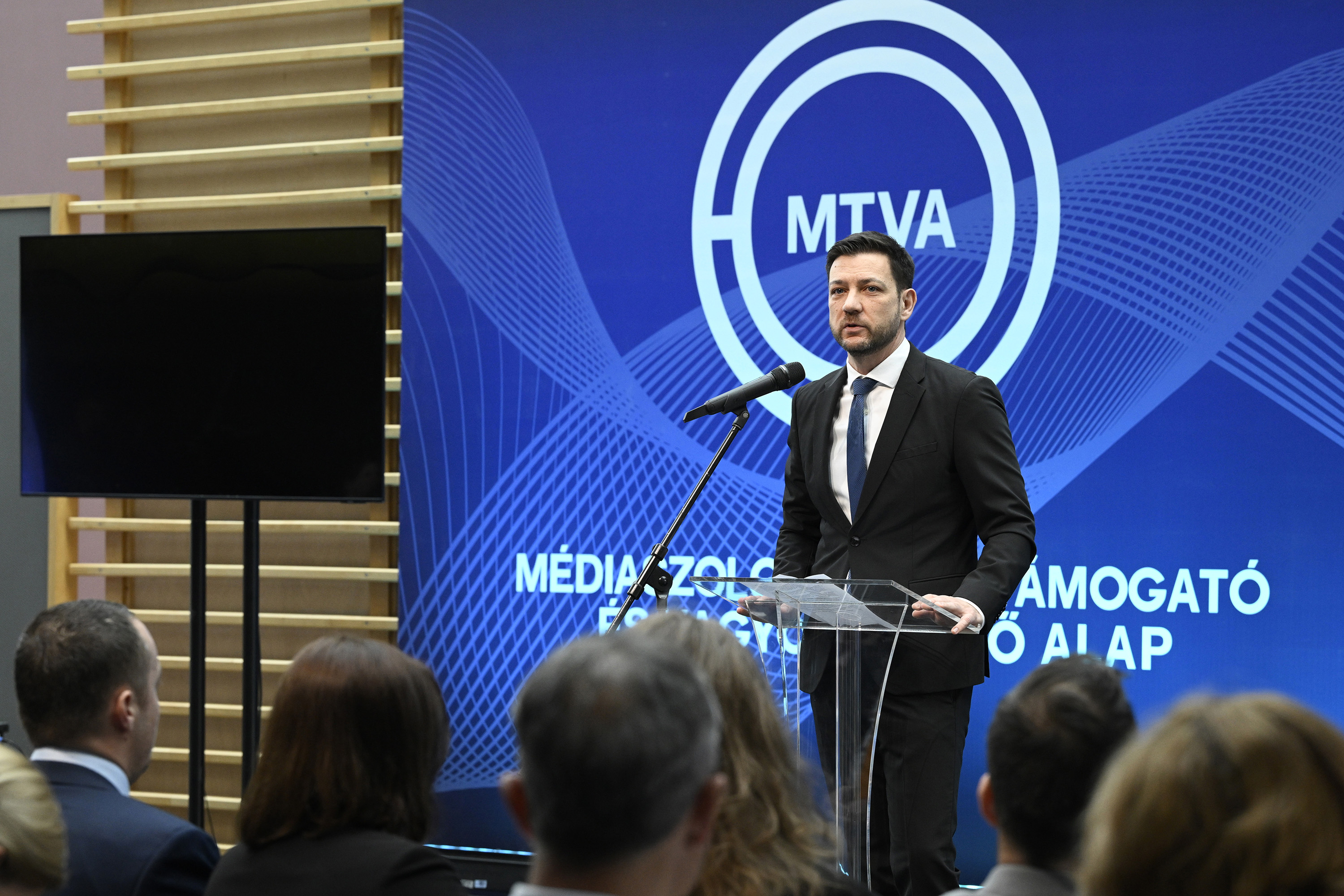 Gulyás Ábel: Elkerülni a NER zsákutcáját – A demokrácia újraélesztése és a mértékletes elszámoltatás 1