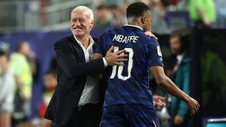 Didier Deschamps és Kylian Mbappé.
