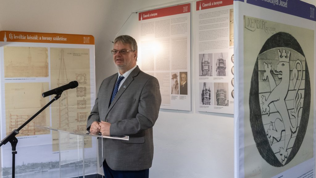 Elismerte, hogy hibázott a Magyar Nemzeti Levéltár bizalomvesztés miatt kirúgott főigazgatója