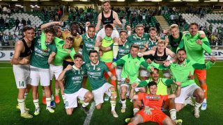 A győztes ETO játékosai a labdarúgó Fizz Liga 32. fordulójában játszott ETO FC - Diósgyőri VTK mérkőzés végén a győri ETO Stadionban 2026. május 2-án. ETO FC-Diósgyőri VTK 4-0.