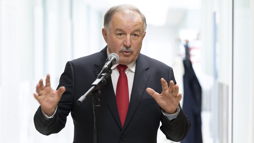 Bárány László: Nem épül meg a 120 milliárdos gyáru