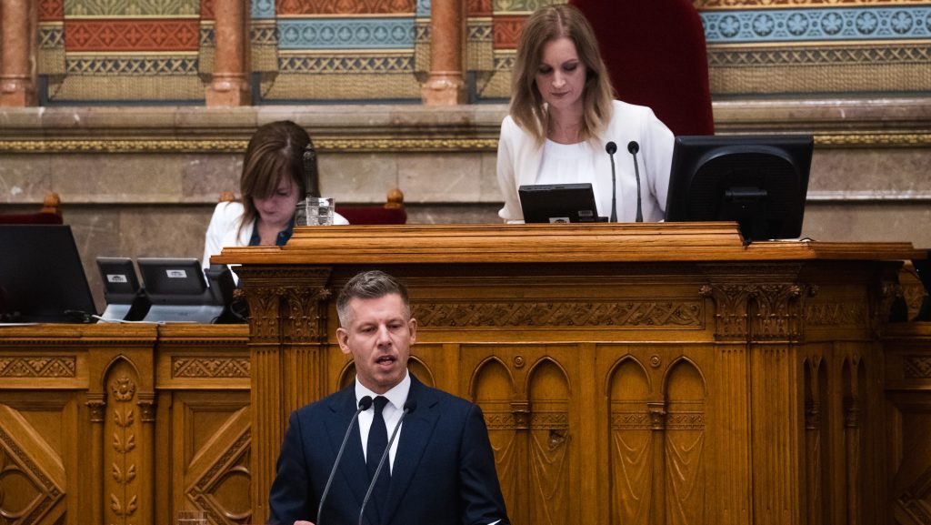 Szent a béke Magyar Péter és Forsthoffer Ágnes között