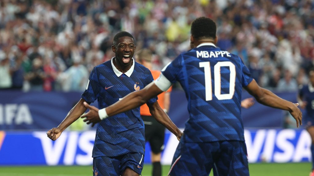 Rendhagyó meccsen győztek a franciák, Mbappé duplázott