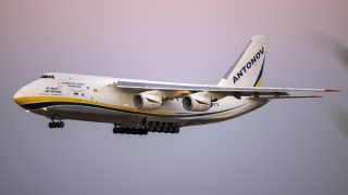 An-124 Ruszlan repülőgép Budapesten.