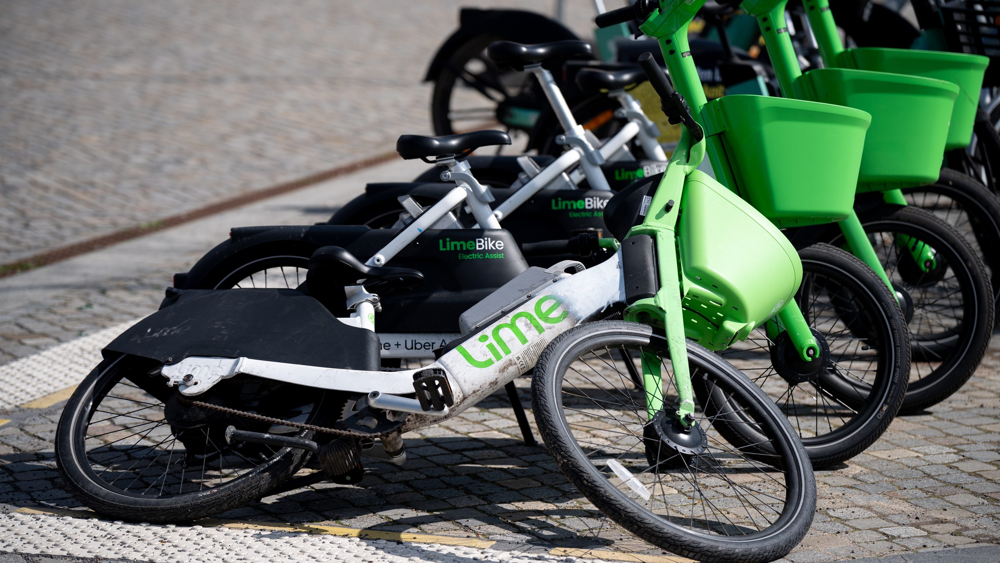 lime, e-bicikli, elektromos bicikli, sérülés