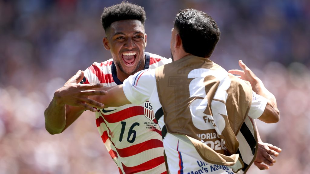 Az ápolás után Freeman rögtön fejelt is egy gólt, ezzel 2–0