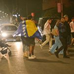 Katar elleni győzelmet ünneplő bosnyák drukkerek.