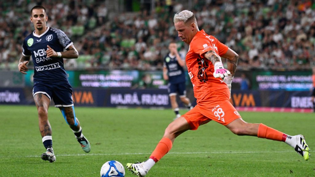 Gróf Dávid az FTC kapusa a labdarúgó Fizz Liga 4. fordulójában játszott Ferencvárosi TC - Puskás Akadémia FC mérkőzésen a Groupama Arénában 2025. augusztus 16-án.
