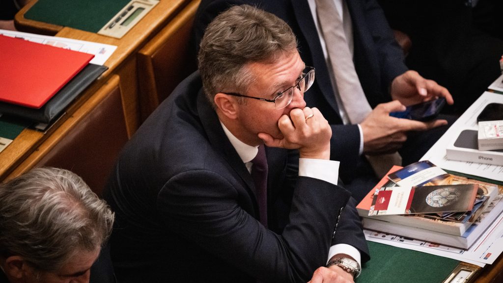NKA-ügy: őrizetbe vették a milliárdos támogatásokról döntő bizottság tagjait