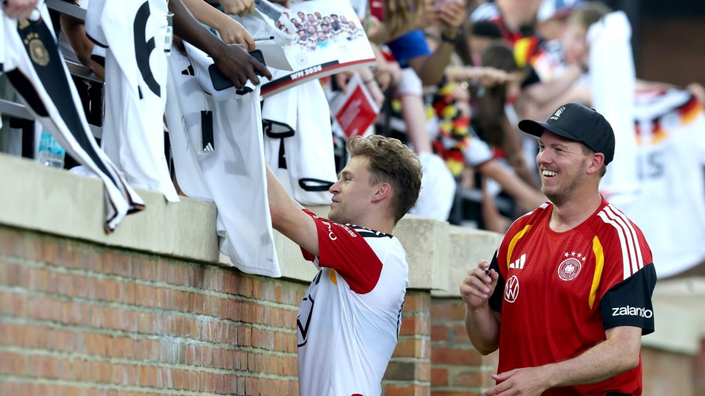 Foci-vb: az egekbe szöktek az árak, a német játékosok fizetik a drukkerek utazását