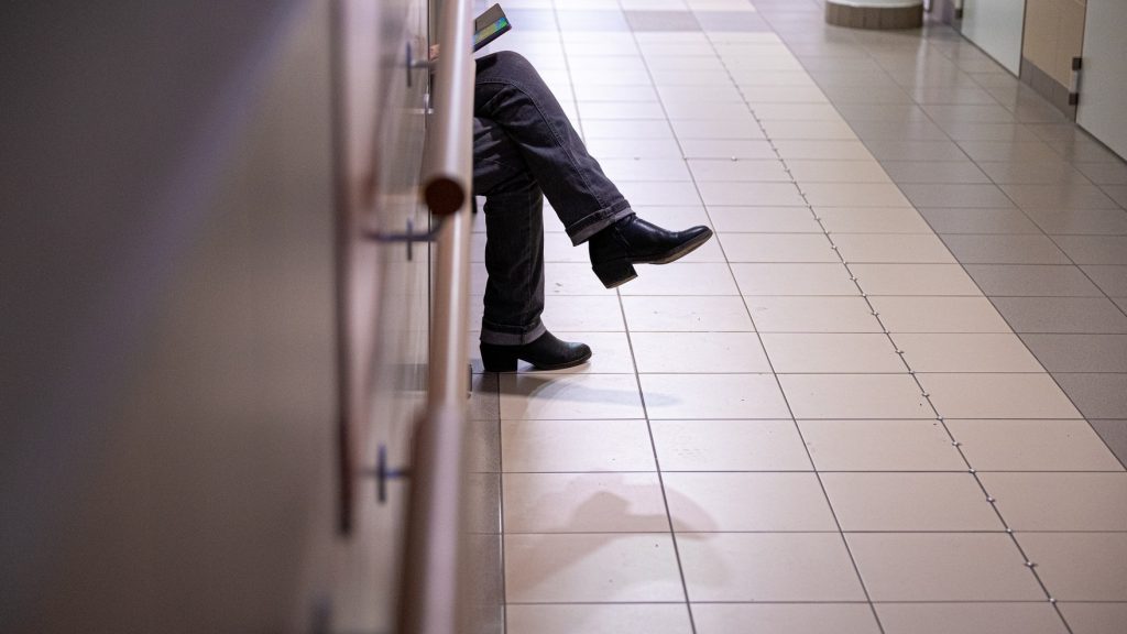 Lázgörcsöt kapott és meghalt egy kétéves kisfiú a tatabányai kórházban, a rendőrség nyomoz