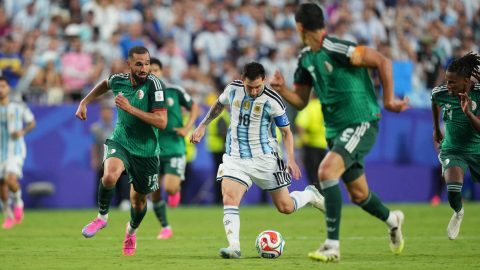 Lionel Messi az Algéria elleni csoportmeccsen.