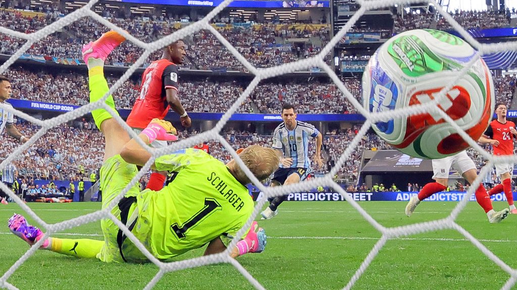 Az osztrák kapitányt dühítette, hogy megadták Messi első gólját
