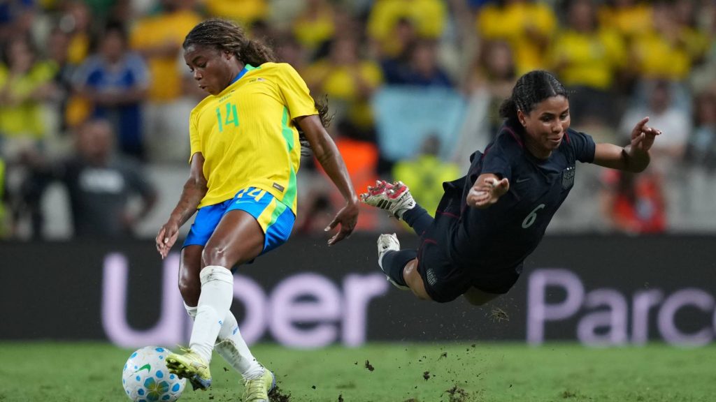 Nyolc piros lap, botrányba fulladt a brazil-amerik