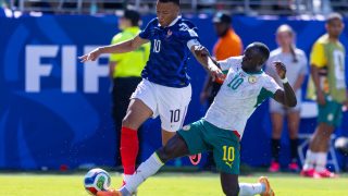Sadio Mané belépője Kylian Mbappé ellen.