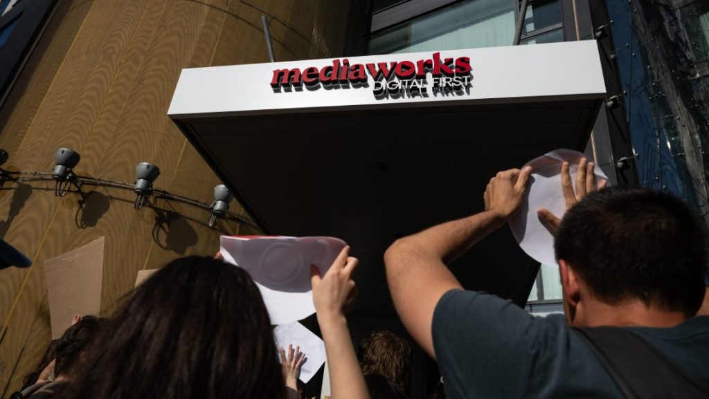 A Mediaworks bejelentette, hogy a Magyar Nemzet és 12 megyei újság hetilappá alakul