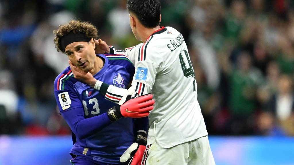 Mexikó válogatottja és Ochoa kapus is továbbírta a futballtörténelmet