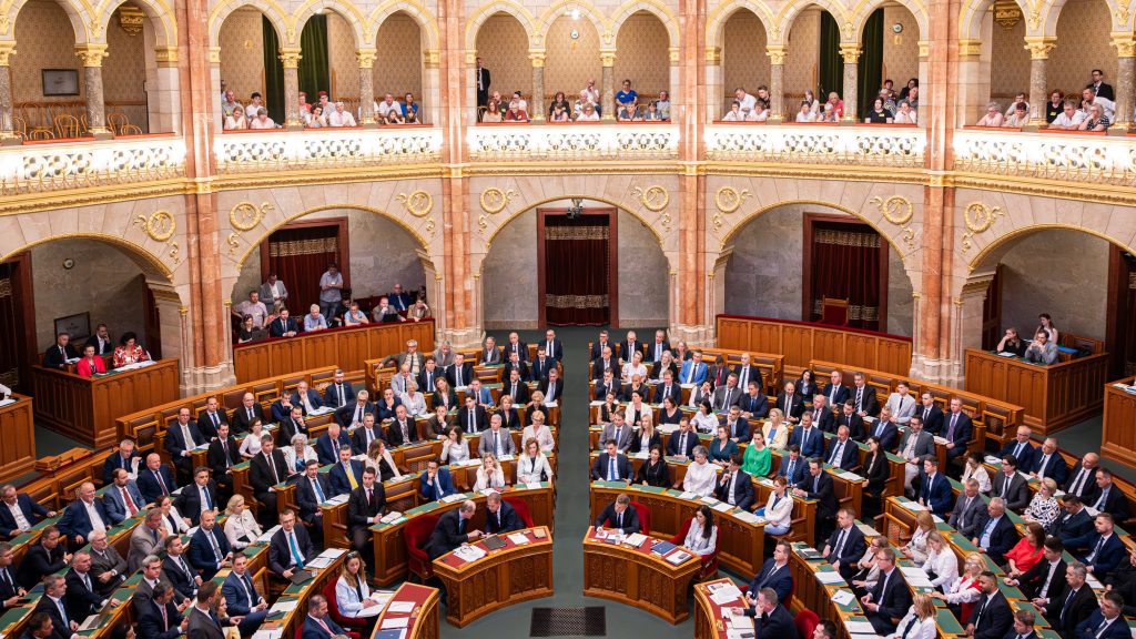 A Tisza módosítja a házszabályt: jóval többször le