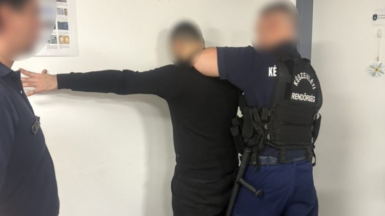 Nemcsak a magyar keresztapát, de egy USA-ban és Bejrútban bu