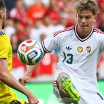 Schäfer András (j) és a kazah Jan Vorogovszkij a Magyarország - Kazahsztán barátságos labdarúgó-mérkőzésen a debreceni Nagyerdei Stadionban 2026. június 9-én.