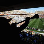 Egy szurkoló fújja vuvuzeláját a 2010-es labdarúgó-világbajnokságon.