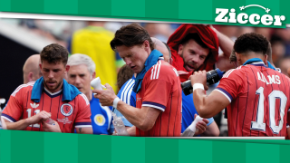Skót játékosok az ivószünet alatt az Egyesült Államokban.