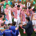 PHILADELPHIA, PENNSYLVANIA - JUNE 27: Zlatko Dalic, Head Coach of Croatia, speaks to players at the hydration break during the FIFA World Cup 2026 Group L match between Croatia and Ghana at Philadelphia Stadium on June 27, 2026 in Philadelphia, Pennsylvania. Kevin C. Cox/Getty Images/AFP
