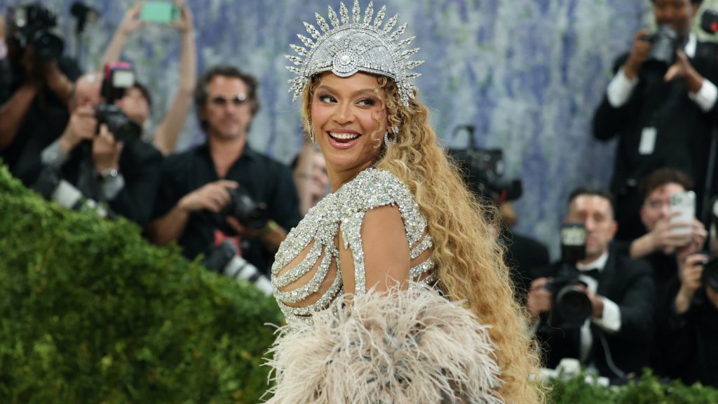 Beyoncé két év hallgatás után meglepetésdalt adott ki július 4-re
