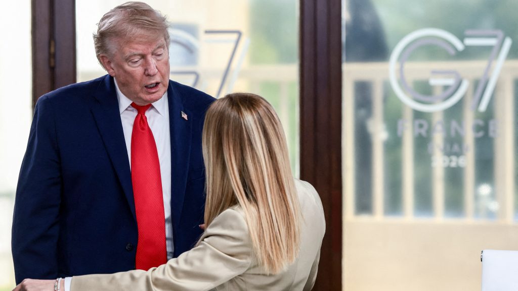 Donald Trump egy poszttal hergelte Georgia Melonit a NATO-csúcs előtt