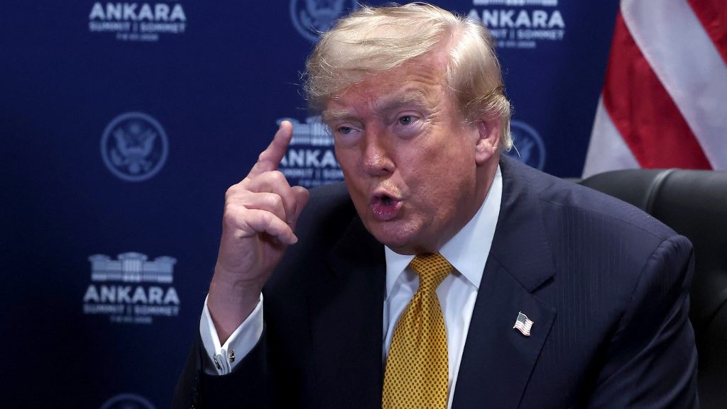 Donald Trump: Az iráni tűzszünetnek vége, Madrid szörnyű partner