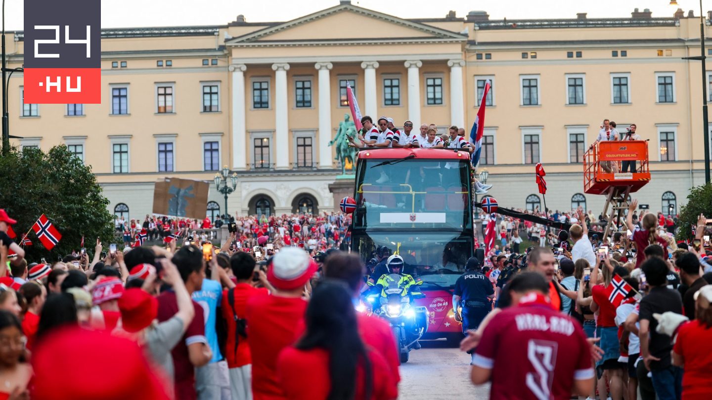 „Együtt veszítünk, és együtt nyerünk” – a bűnbakként kezelt norvég focistákat is hősként fogadták a hazatérésük után